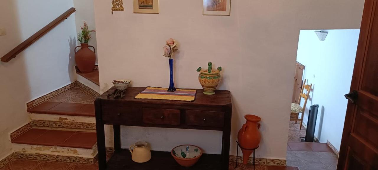 Acogedora Casa De Pueblo Con Piscina Villa ฟูเอนเตรีโดส ภายนอก รูปภาพ