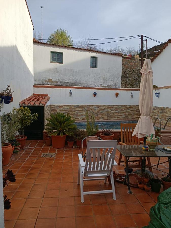 Acogedora Casa De Pueblo Con Piscina Villa ฟูเอนเตรีโดส ภายนอก รูปภาพ